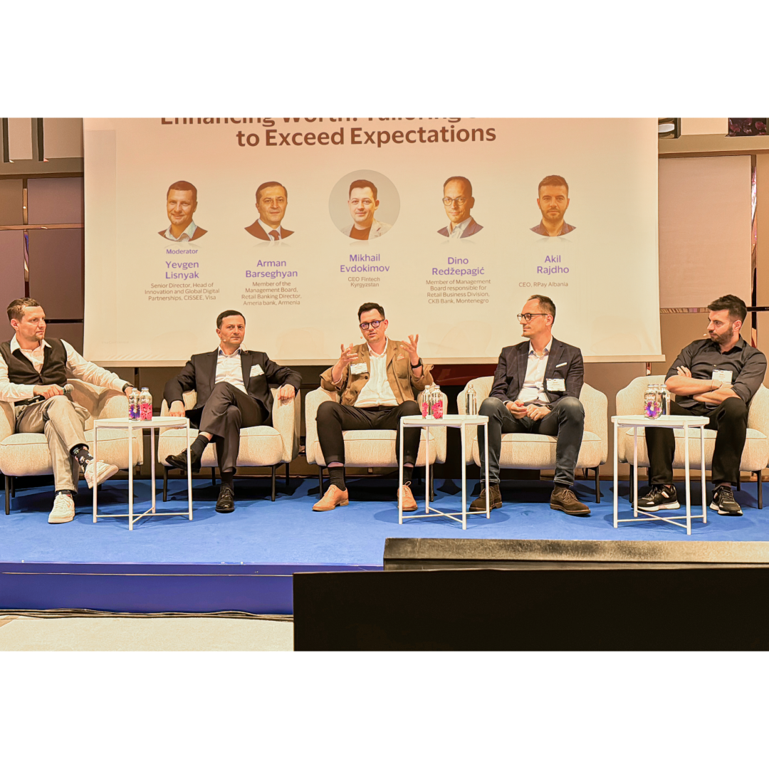 finteh- odengi-podelilsya-opitom-na-visa-forum-